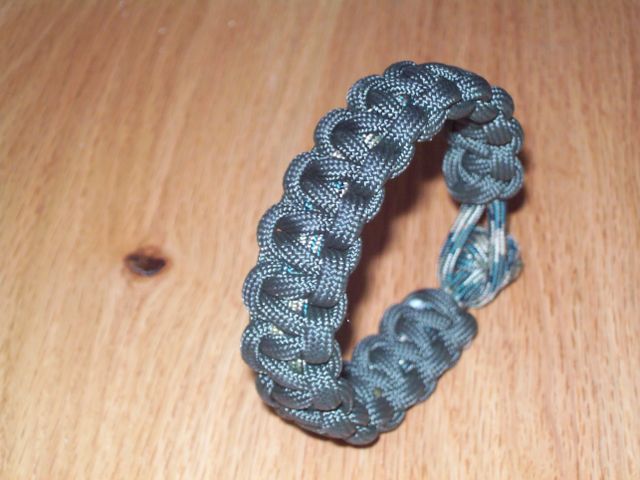 Cobra Stitch Paracord Bracelet
