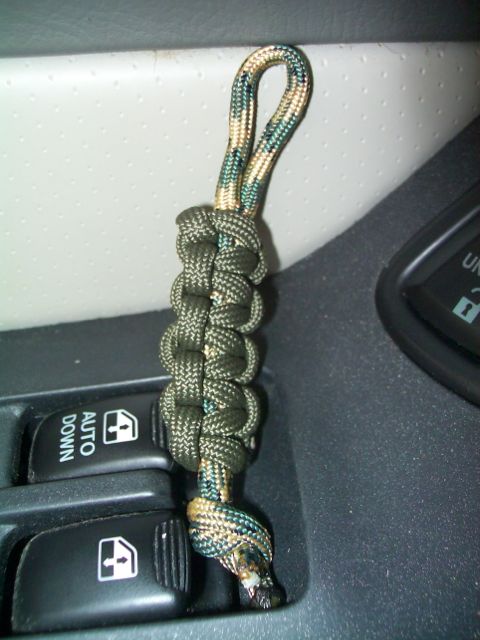 Cobra Stitch Paracord Keychain